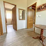 Maison En Pierre Avec Terrasse Paisible Et Piscine Chauffee - Fr-1-824-23