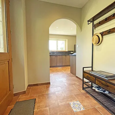 Maison En Pierre Avec Terrasse Paisible Et Piscine Chauffee - Fr-1-824-23