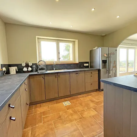 Maison En Pierre Avec Terrasse Paisible Et Piscine Chauffee - Fr-1-824-23 * Beaugas