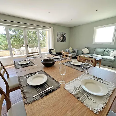 Maison En Pierre Avec Terrasse Paisible Et Piscine Chauffee - Fr-1-824-23